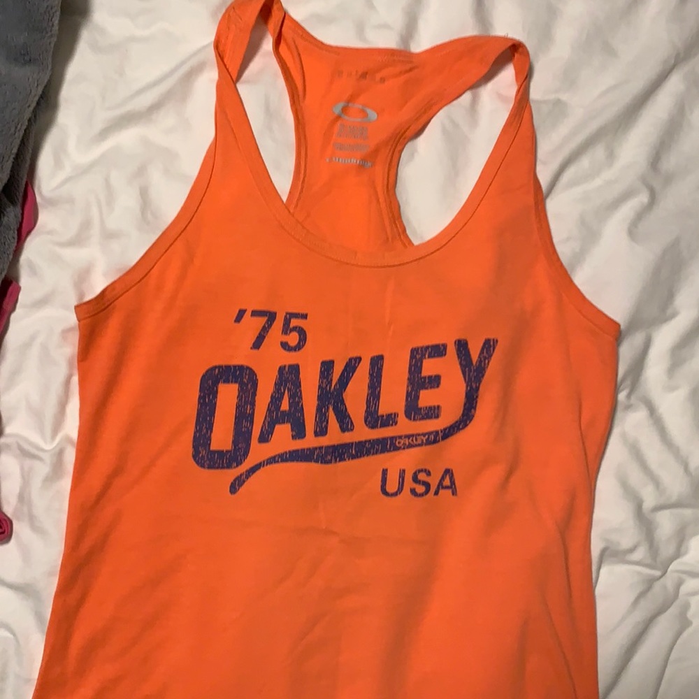 Oakley Tank